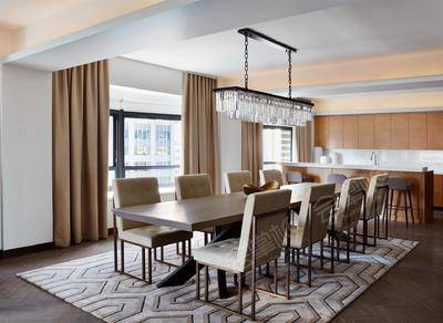 New York Hilton MidtownConrad Hilton Suite - Dining Area